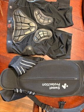 G Force Padded Protective Shorts sz M & Sweet Protection back protector sz Sm